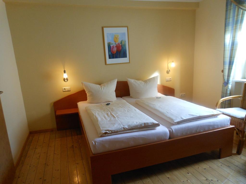 Wein- Und Gaestehaus M. Bai Mesenich Quarto foto